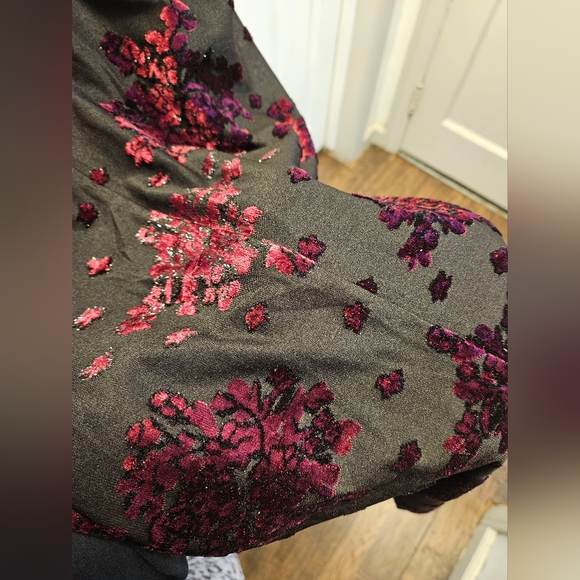 Lulu's Dress - Picture 7 of 8